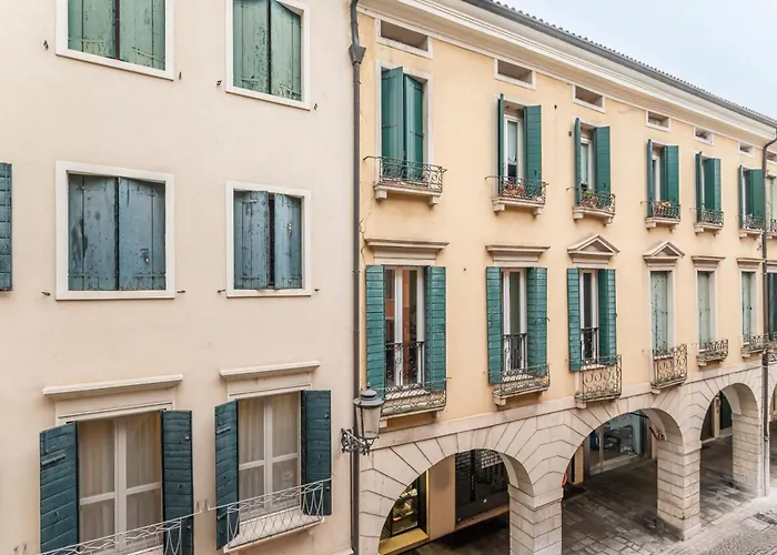 Guesthost - Flat 3 Apartman *