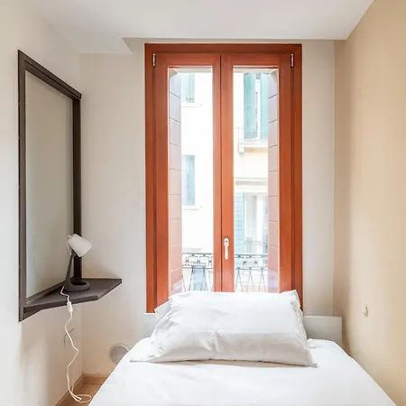 Apartmán Guesthost - Flat 3 *